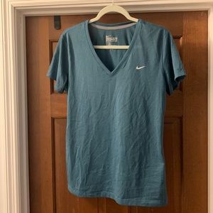 Nike dry fit short sleeve t-shirt. Large, regular fit.